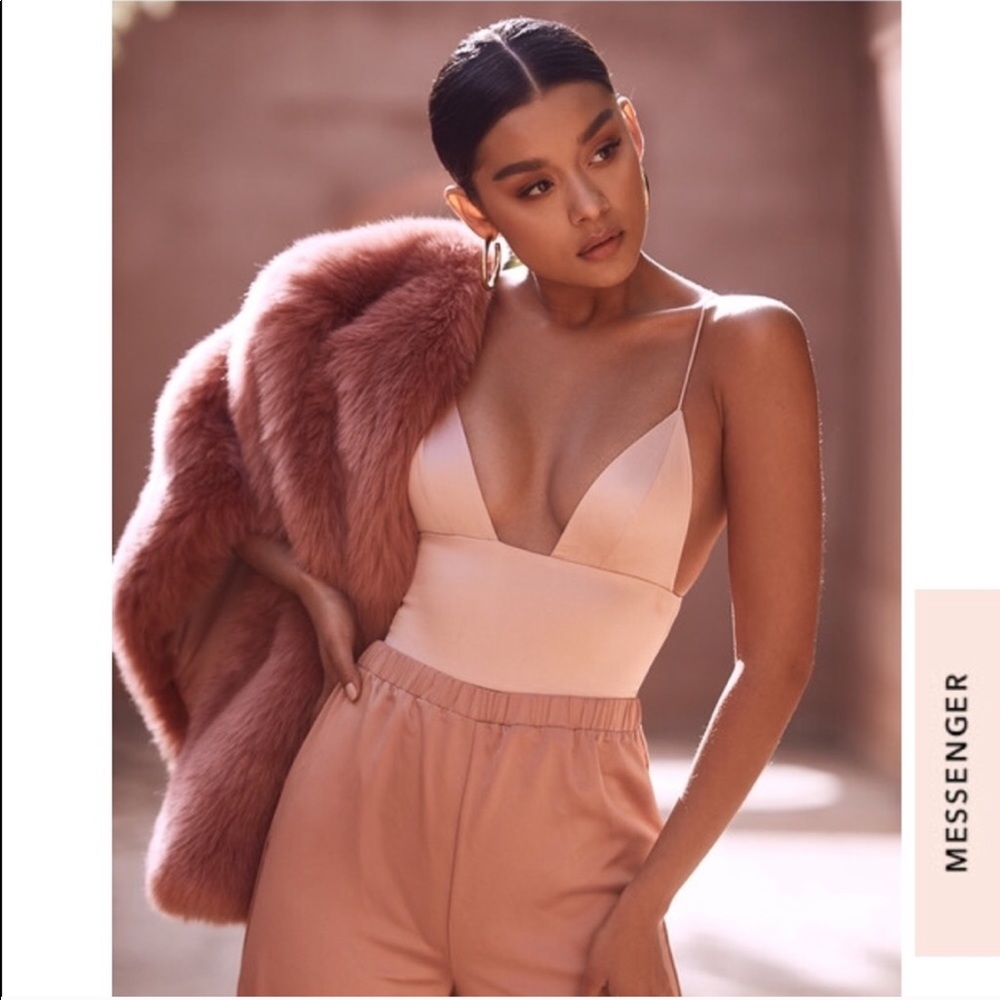 STUNNING blush house of CB bodysuit 😍 xs